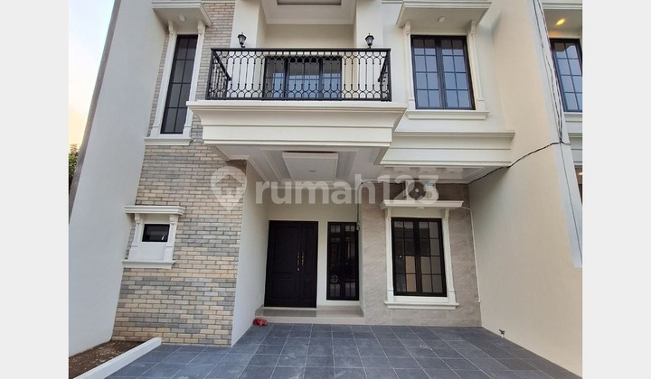 Rumah Mewah Nempel Alun Depok akses 10 menit ke Stasiun Depok