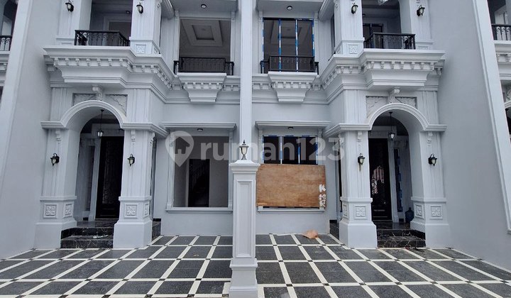 Rumah 2 lantai di sukmajaya akses 10 menit ke stasiun Depok 2