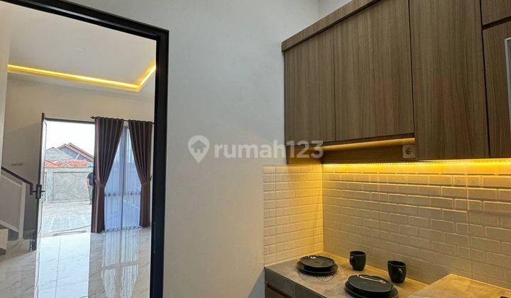 Rumah Baru Full Furnished Siap Huni Pinggir Jalan Raya Dekat Stasiun 2