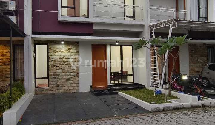 rumah Modern akses jalan lebar lokasi dekat Stasiun dan akses Tol 1