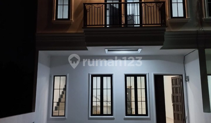 Rumah Modern 10 Menit ke Stasiun Depok & Dekat Tol Margonda