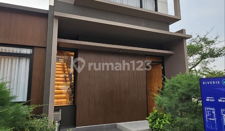 Rumah Mewah Diapit 2 Tol Jakarta dan Tol Serpong Ada Kolam Renang