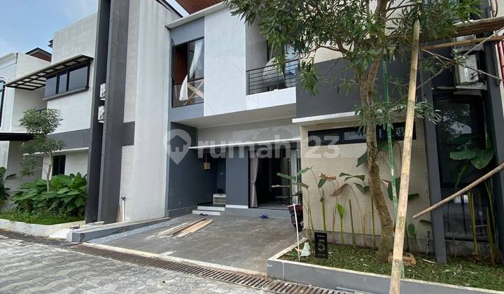 RUMAH MEWAH MODERN MINIMALIS PERUMAHAN ONE GATE SYSTEM DEKAT UGM 2