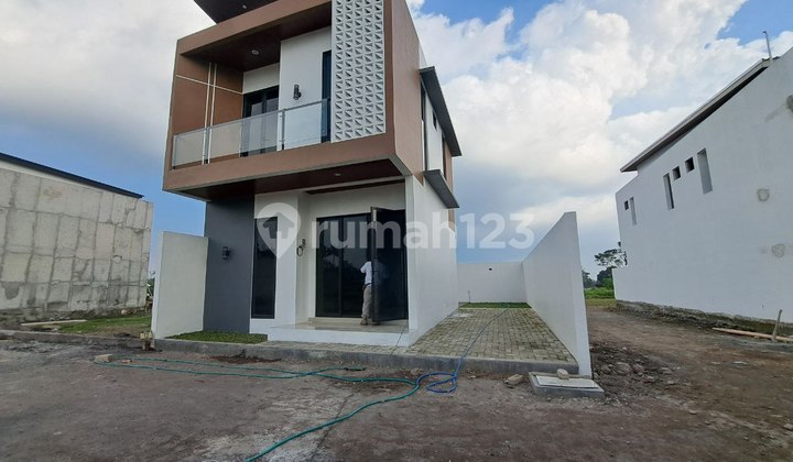 RUMAH MODERN PRIVATE POOL PERUMAHAN JAKAL 18 MIN KE KAMPUS UGM 2
