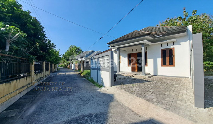 READY-TO-OCCUPY HOUSE SPECIAL ENVIRONMENT CLUSTER NEAR UMY CAMPUS