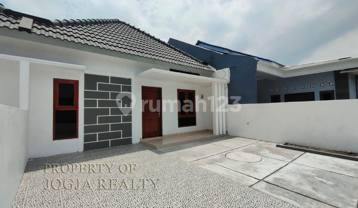 RUMAH MURAH DIJUAL SELOMARTANI 400 JUTAAN DEKAT EXIT TOL KALASAN 1