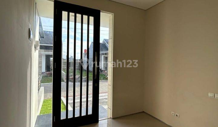 RUMAH BARU KONTEMPORER DALAM PERUMAHAN JL IMOGIRI TIMUR DEKAT UAD 2