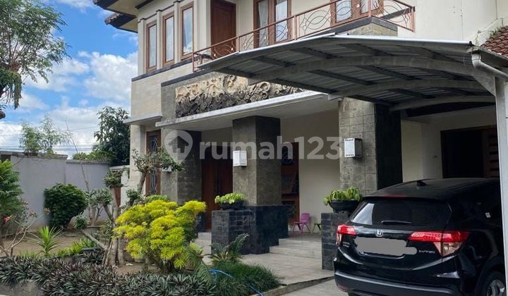 RUMAH MEWAH DALAM PERUMAHAN ELITE DEKAT AMBARUKMO 10 MIN KE UGM RUMAH MEWAH DALAM PERUMAHAN ELITE DEKAT AMBARUKMO 10 MIN KE UGM