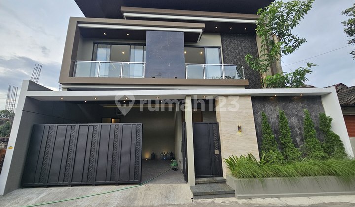 Super Luxurious Modern Contemporary House Spacious Near Airport, Toll Exit Super Luxurious Modern Contemporary House Spacious Near Airport, Toll Exit