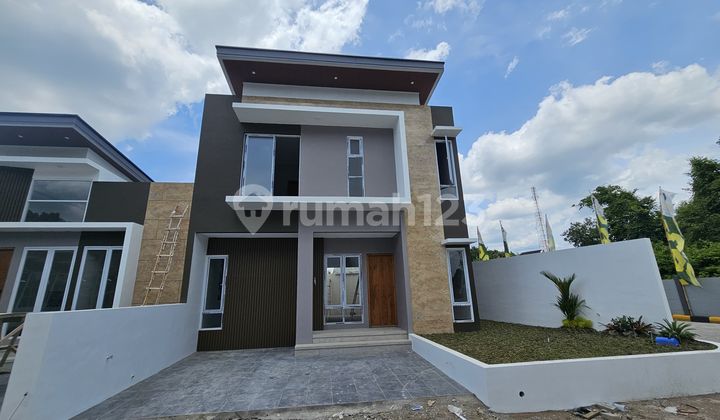 RUMAH MINIMALIS MODERN PERUM ONE GATE JAKAL 2 LANTAI DEKAT UII