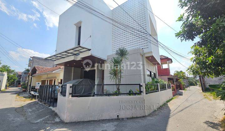 DIJUAL CEPAT RUMAH MEWAH DEKAT KOTAGEDE JOGJA FURNISHED 3 LANTAI 2