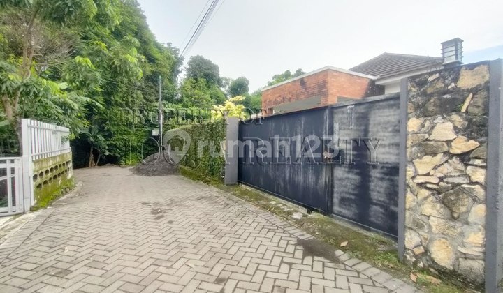 TANAH LUAS UNTUK GUEST HOUSE KOST EKSKLUSIF DEKAT UGM BONUS RUMAH