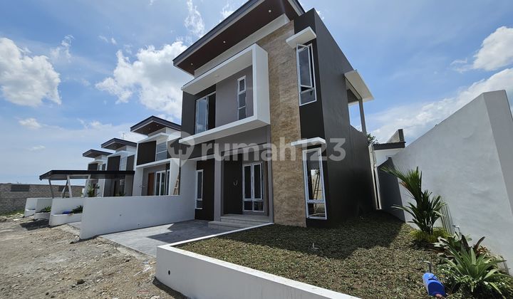 MODERN MINIMALIST HOUSE IN ONE GATE HOUSING, JAKAL, 2 FLOORS, NEAR UII 2