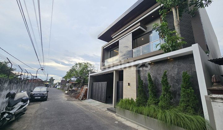 Rumah Super Mewah Modern Kontemporer Luas Dekat Bandara, Exit Tol 2