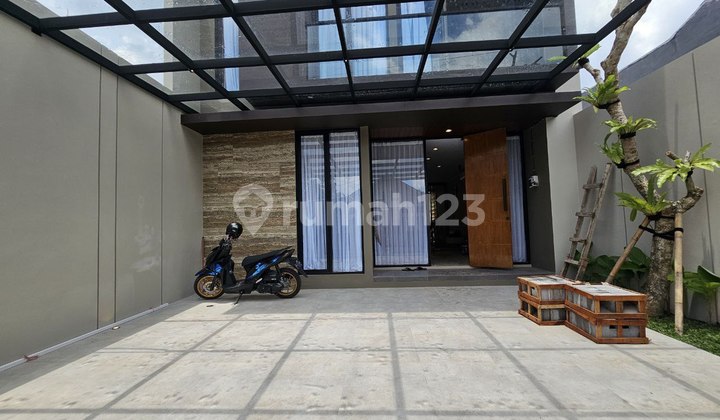 RUMAH MEWAH 2 LANTAI FULL FURNISHED 19 MIN DEKAT KAMPUS UGM