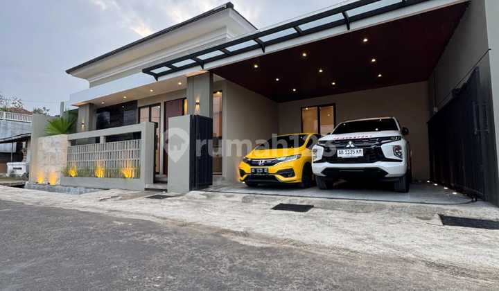 RUMAH MEWAH DEKAT PASAR JANGKANG DAN PPPG 12 MENIT KE KAMPUS UII 2