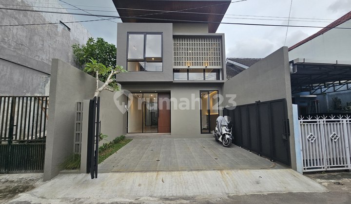 Rumah Mewah Modern Kontemporer Full Furnished Jakal KM 7 Dkt Ugm