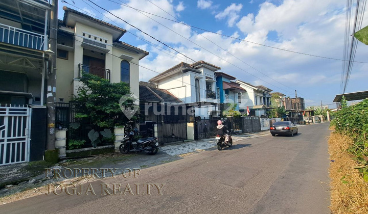 FOR SALE FAST 2-STORY HOUSE IN PALAGAN HOUSING NEAR UGM CAMPUS