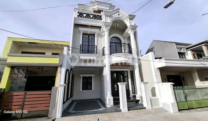 Rumah Desain.american Klasik di Pancoran Mas Depok