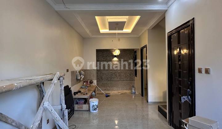 Rumah Bagus Shm Ready 2lantai Dekat Pintu Tol Brigif Jakarta 2