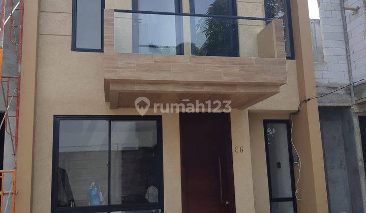 Rumah Murah 2 Lantai Siap Huni Bagus SHM di Cireundeu, Tangsel 1