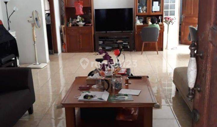 Rumah di jln pertukangan utara 2 lantaiSHM Bagus sekali semi furnish 2