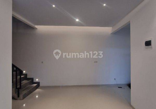 Rumah 2 Lantai Unfurnished SHM di Jagakarsa Raya, Jakarta Selatan 2