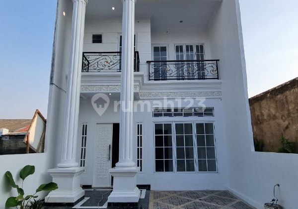 Nice 2-Story House in Office Area, Jagakarsa, South Jakarta Nice 2-Story House in Office Area, Jagakarsa, South Jakarta