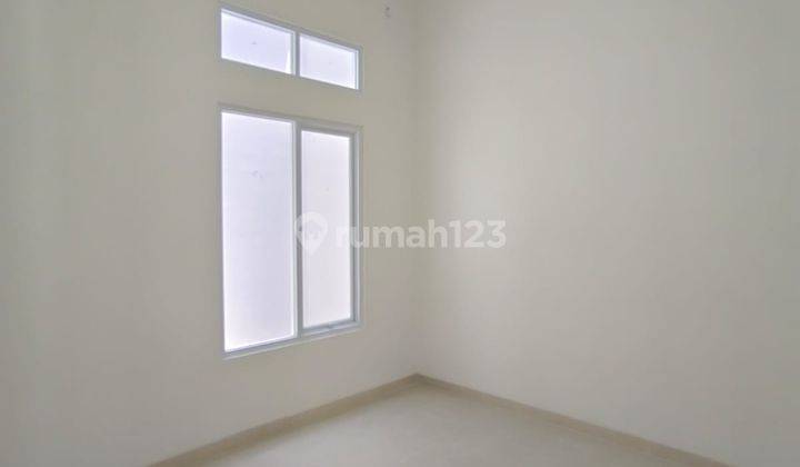 Rumah 2 Lantai Bagus Unfurnished SHM di Jl Raya Cinere, Depok 2