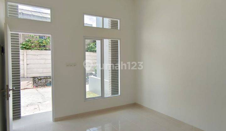 Rumah 2 Lantai Bagus Unfurnished SHM di Jl Cinere Raya, Depok 2