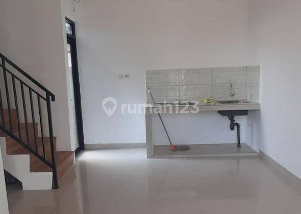 Rumah 2 Lantai Bagus Unfurnished SHM di Jl Raya Cilangkap, Jakarta Timur 2