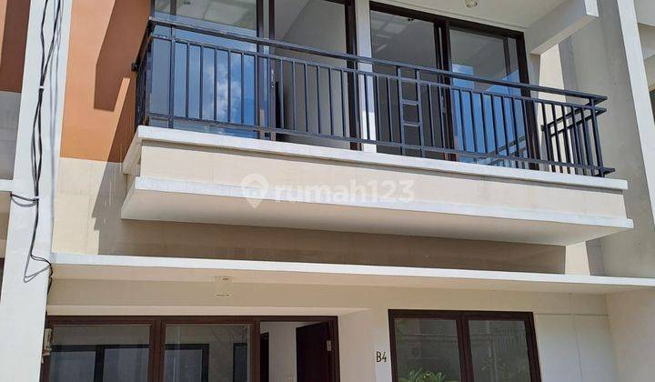 Rumah 2 Lantai Bagus Unfurnished SHM di Jl Raya Cinere, Depok 2