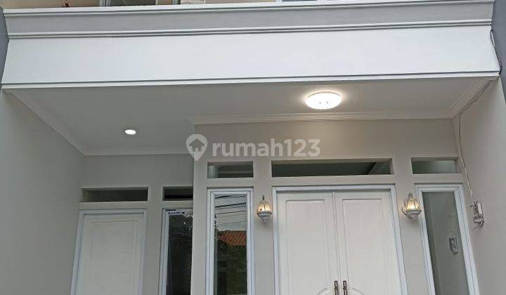 Rumah 2 Lantai Bagus Unfurnished SHM di Jakarta Selatan 1