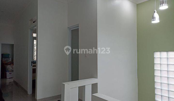 Rumah 2 Lantai Bagus Unfurnished SHM di Jakarta Selatan 3