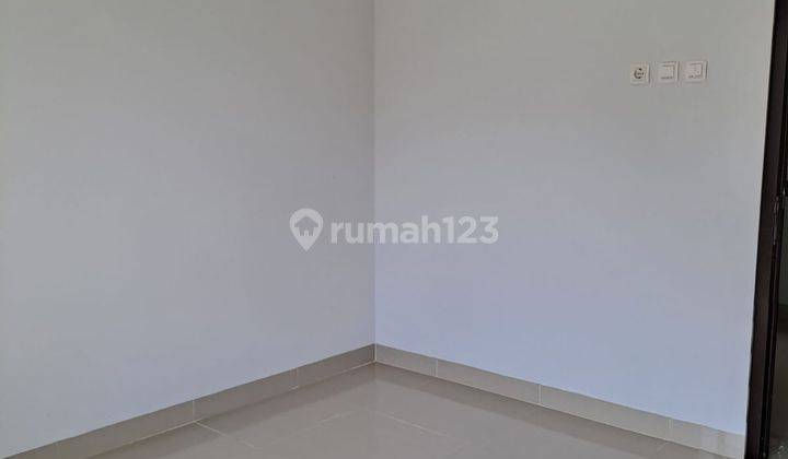 Rumah 2 Lantai Bagus SHM di Jl Raya Cinere, Depok 3