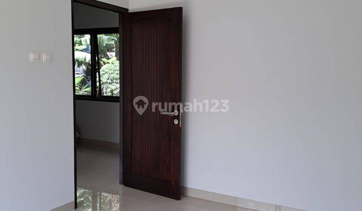 Rumah 2 Lantai Bagus SHM di Jl Raya Cinere, Depok 4