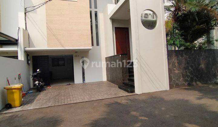 Rumah 2 Lantai Bagus Sertifikat Hak Milik di Ampera Kemang Jakarta Selatan 1