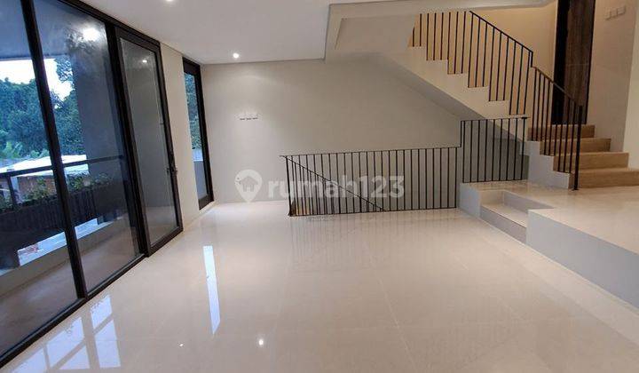 Rumah 3 Lantai Bagus Unfurnished SHM di Kemang jakarta 2