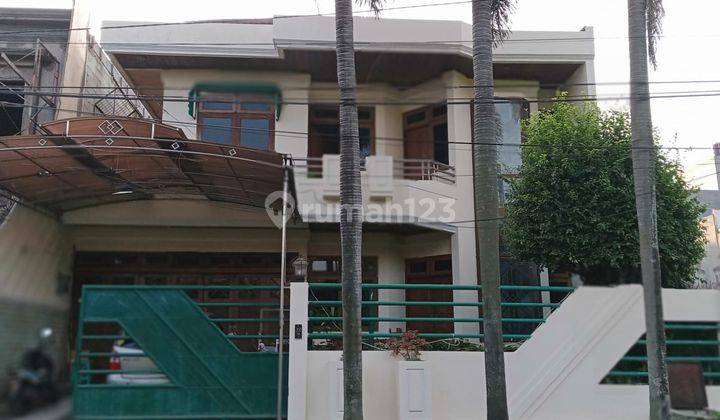 Rumah 2 Lantai Bagus Semi Furnished SHM di Cibubur  1