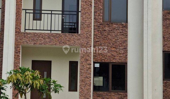 Rumah 2 Lantai Bagus Semi Furnished SHM di Sawangan Depok 1