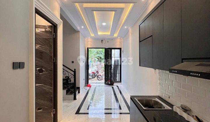 Rumah 2 Lantai SHM Sudah Renovasi Selatan di jakarta selatan 2