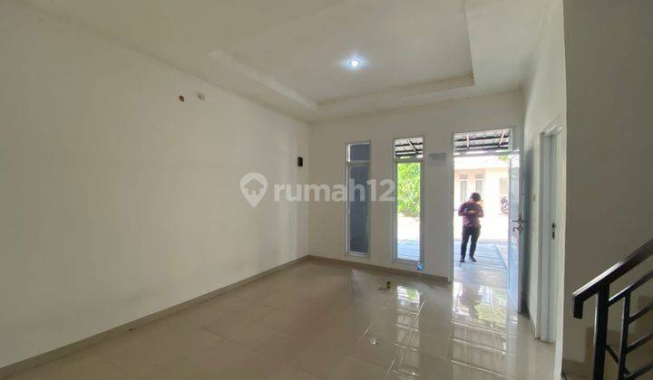 Rumah siap huni 2 Lantai SHM Sudah Renovasi di Jln krukut  2