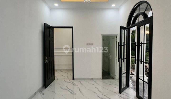 Rumah 2 Lantai Bagus hadap Timur di jakarta selatan 2