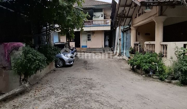 Shop House and Warehouse Area Near Toll Gate on Ciputat Main Road Shop House and Warehouse Area Near Toll Gate on Ciputat Main Road