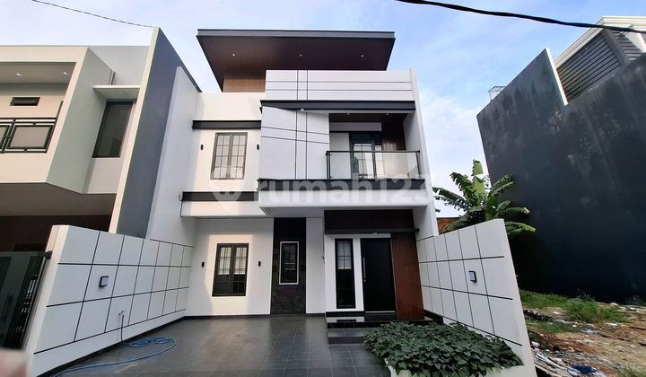 2-story Modern Design Ready-to-Occupy House in South Jakarta 2-story Modern Design Ready-to-Occupy House in South Jakarta