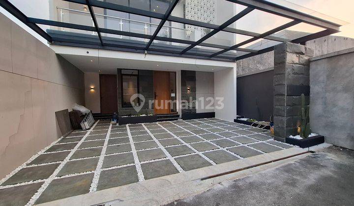 Rumah 3 Lantai Siap Huni Di Kemang Jakarta Selatan  2