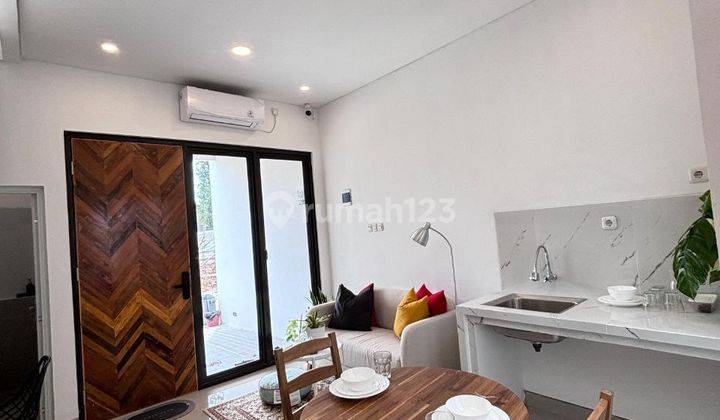 Rumah 2lantai 3kamar Tidur 700 Jutaan Dekat Ui Dan Pintu Tol  2