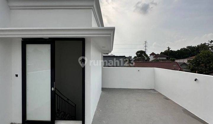 Rumah 2lantai Plus Rooftop Dekat Pintu Tol Cilandak & Brigif 5