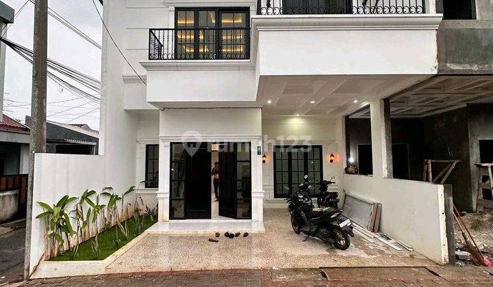 Rumah 2 Lantai Hanya 1.2 M Desain Mewah Dekat Pintu Tol Desari 1