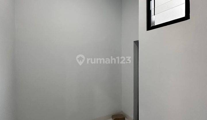 Rumah 2 Lantai Siap Huni Dekat Pintu Tol Brigift di Jakarta 2